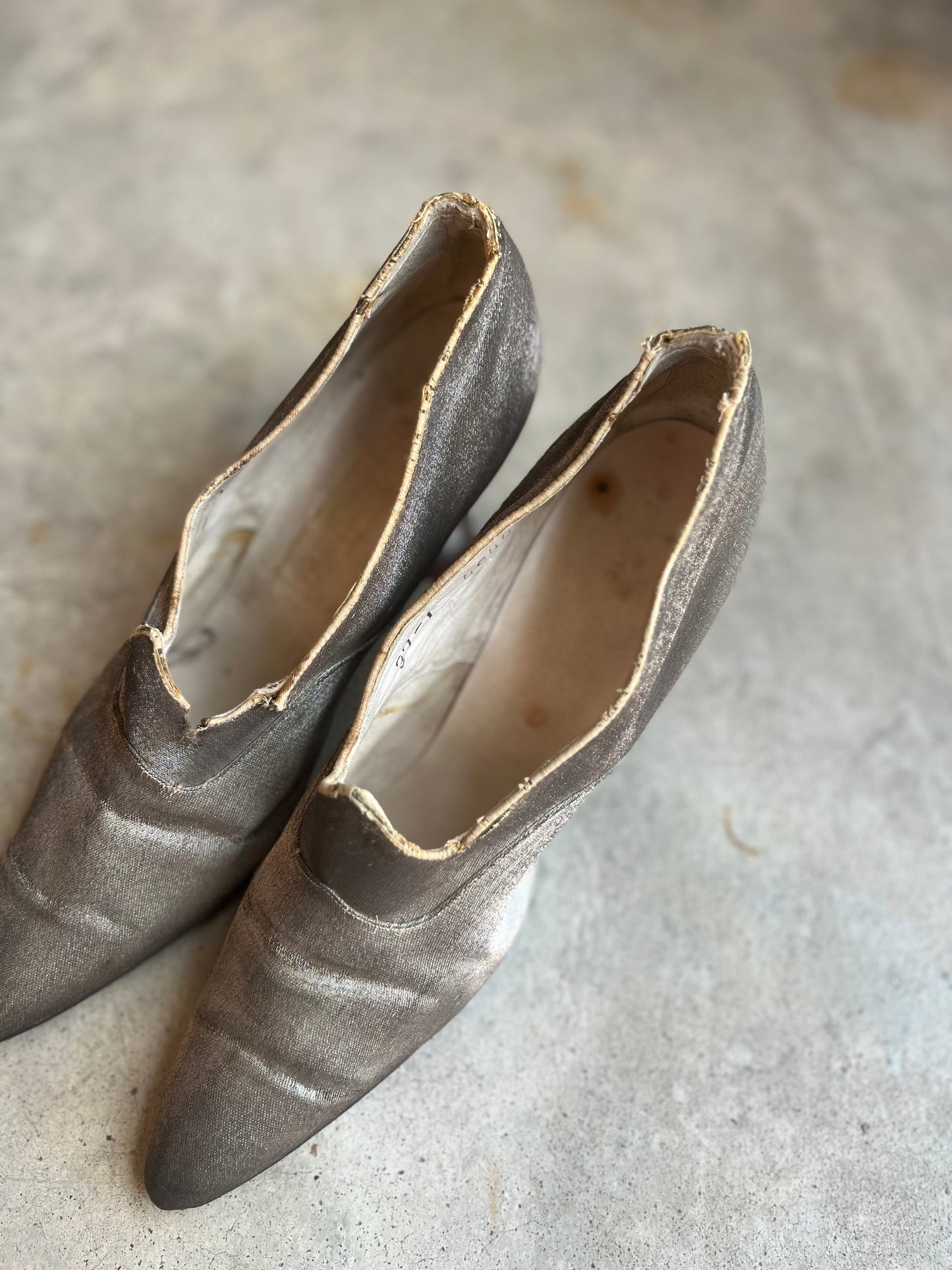 c. 1910s-1920s Lamé Pumps | Approx Sz 7
