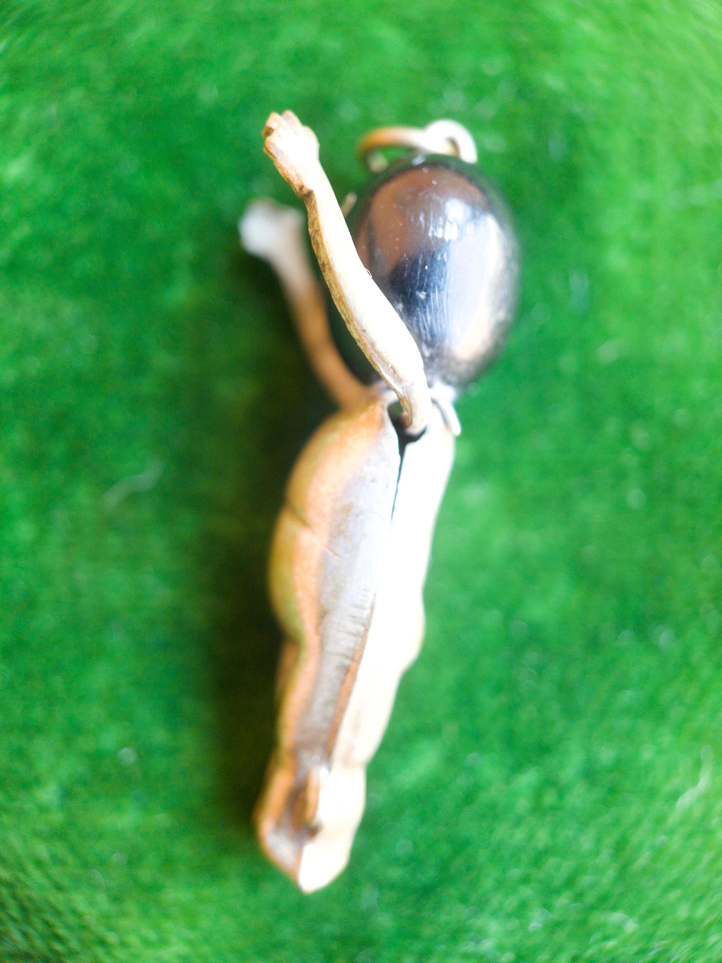 Early 20th c. Fumsup Good Luck Charm