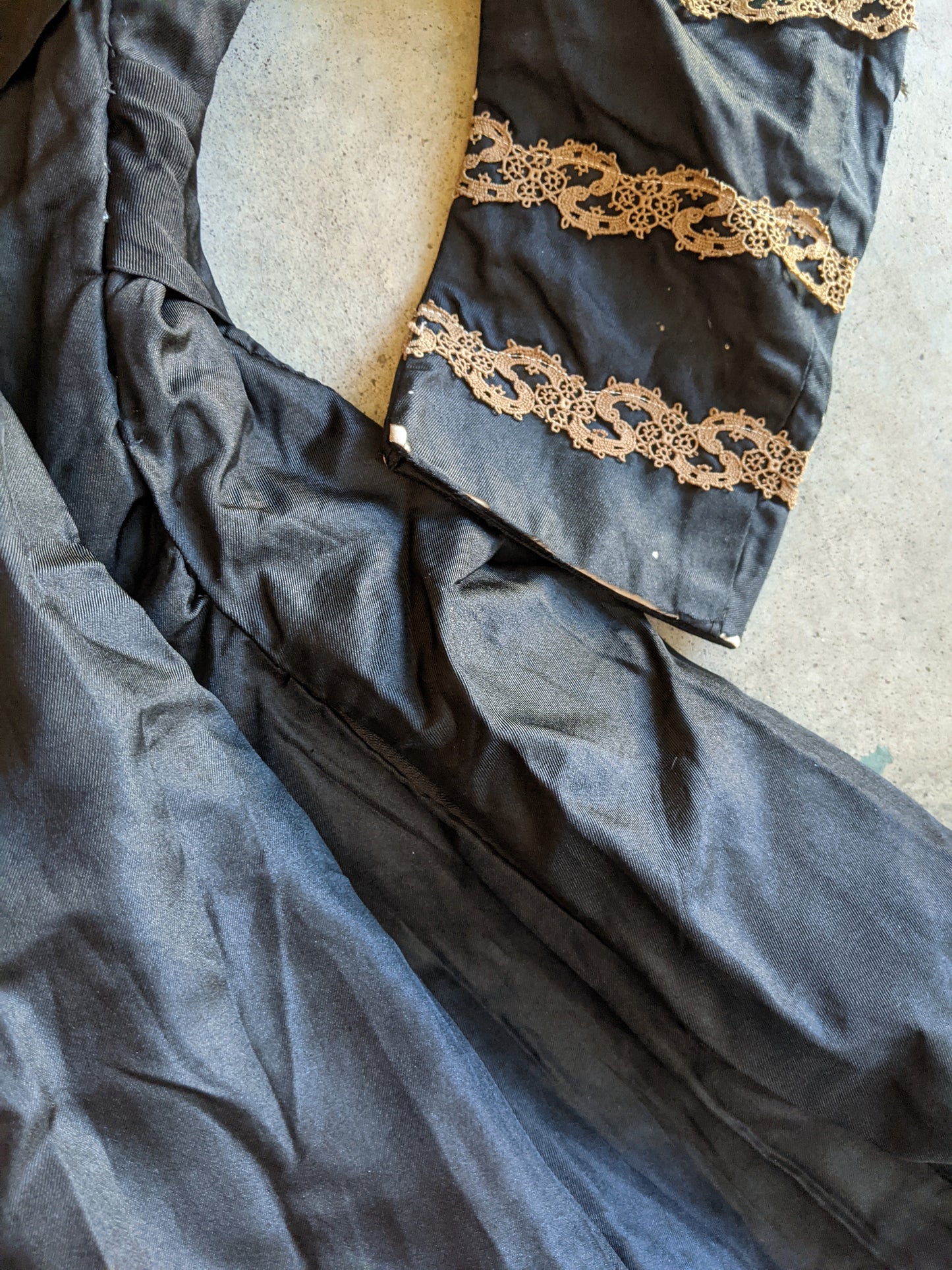 1890s Black Silk Tea Gown or Wrapper
