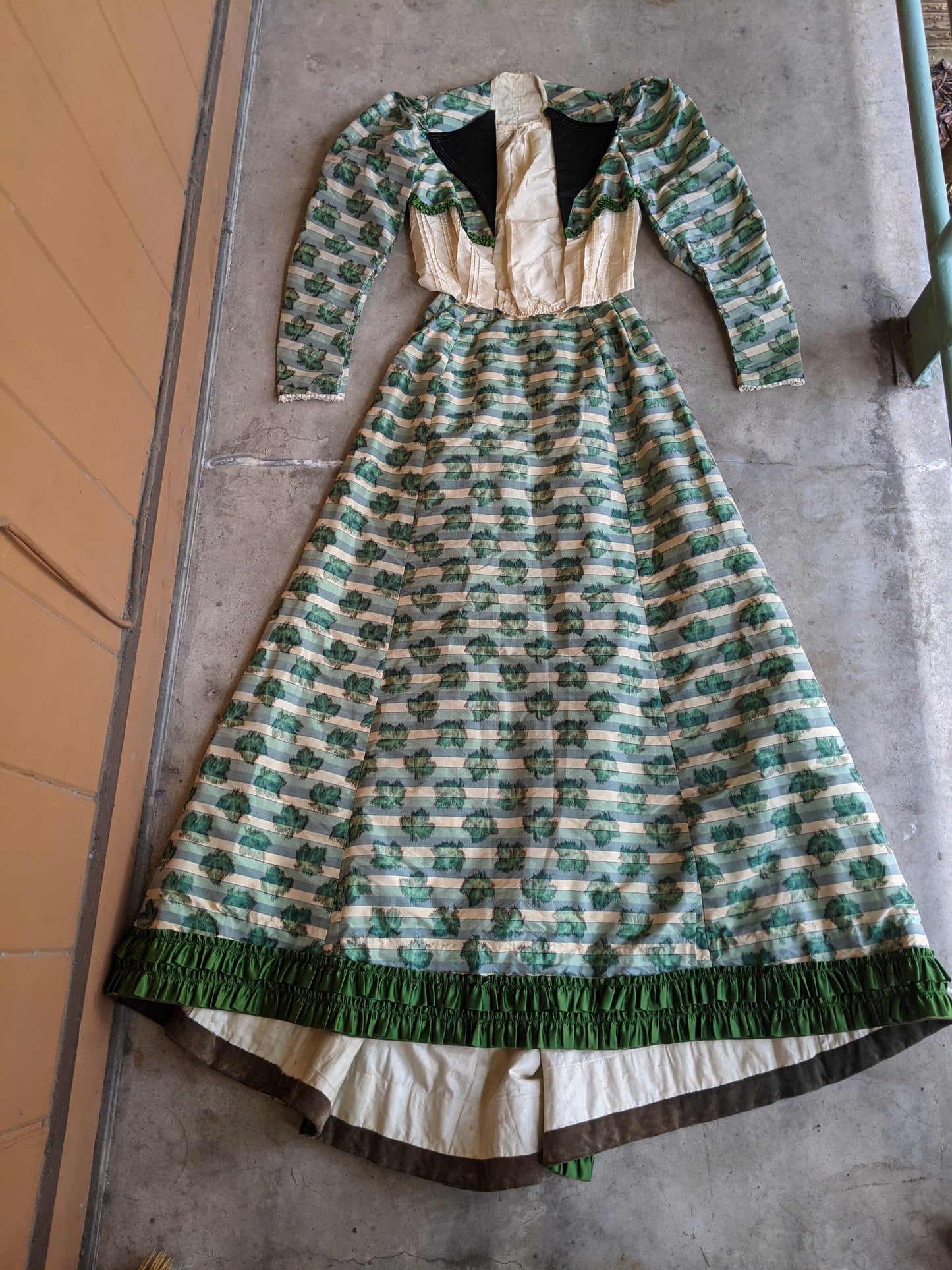 1890s Green Leaf Pattern Dress | Study + Display