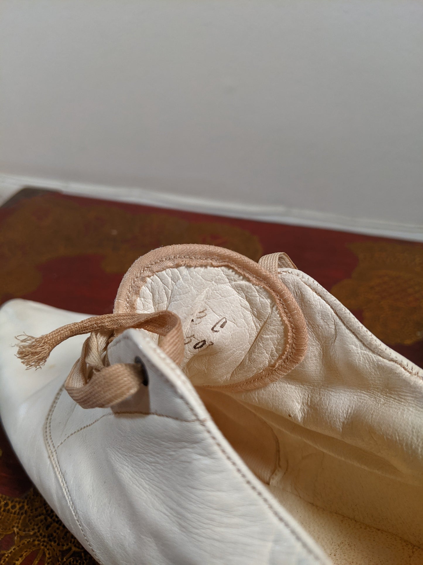 c. 1890s White Kid Leather Shoes | Approx Sz 4-5