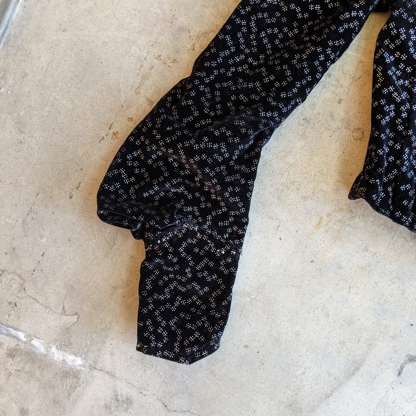 c. 1901-1902 Velveteen Bodice | Study + Display / Repair