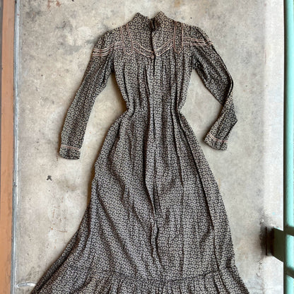 c. 1900 Cotton Wrapper Dress