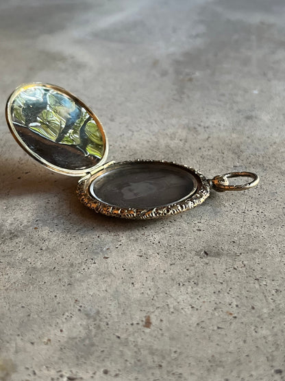 c. 1840s 9k Gold Locket with Daguerreotype