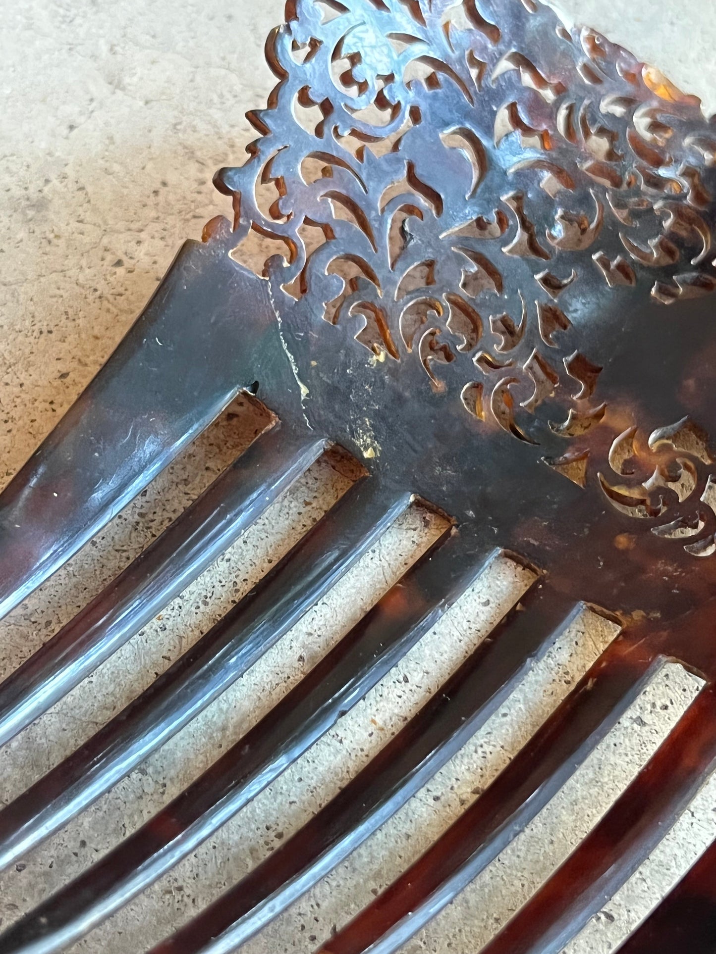 Mid-19th c. Carved Tortoise Shell Comb