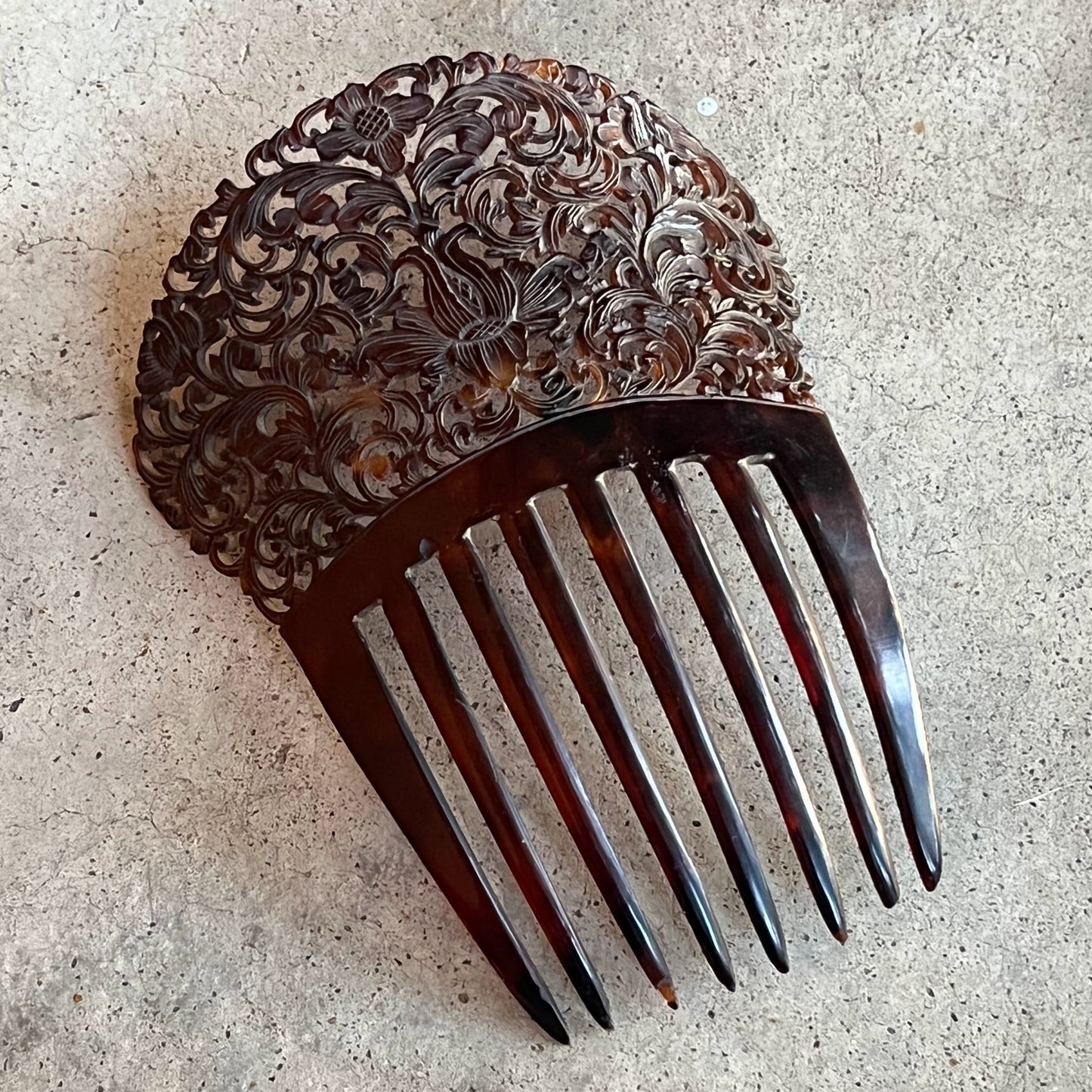 Mid-19th c. Carved Tortoise Shell Comb