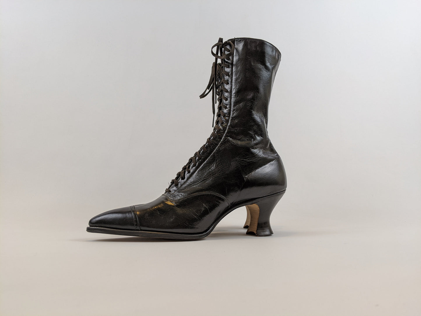 1920s Black Lace Up Louis Heel Boots | Approx Sz 6.5-7