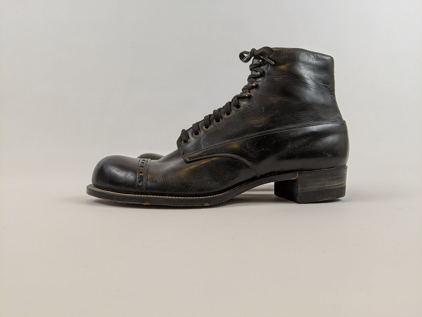 RESERVED | 1910s Black Lace Up Boots | Approx Sz 7.5-8