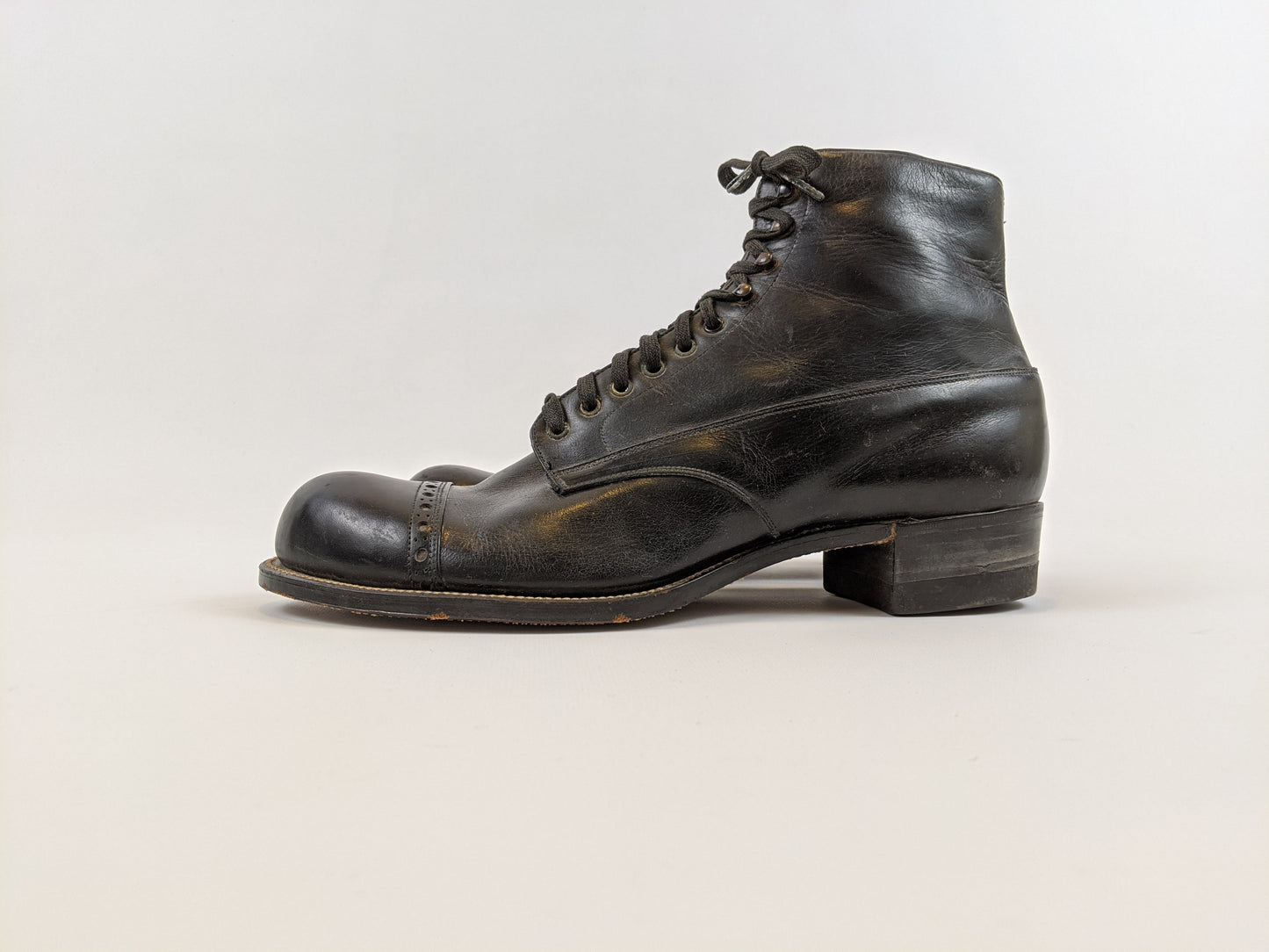 RESERVED | 1910s Black Lace Up Boots | Approx Sz 7.5-8
