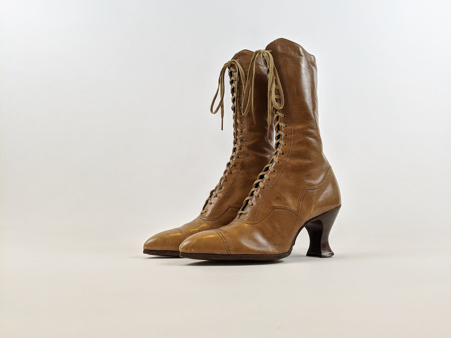 1920s Tan Lace Up Louis Heel Boots | Approx Sz 5