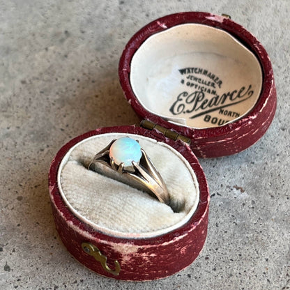 Turn of the Century 8k Gold Opal Ring