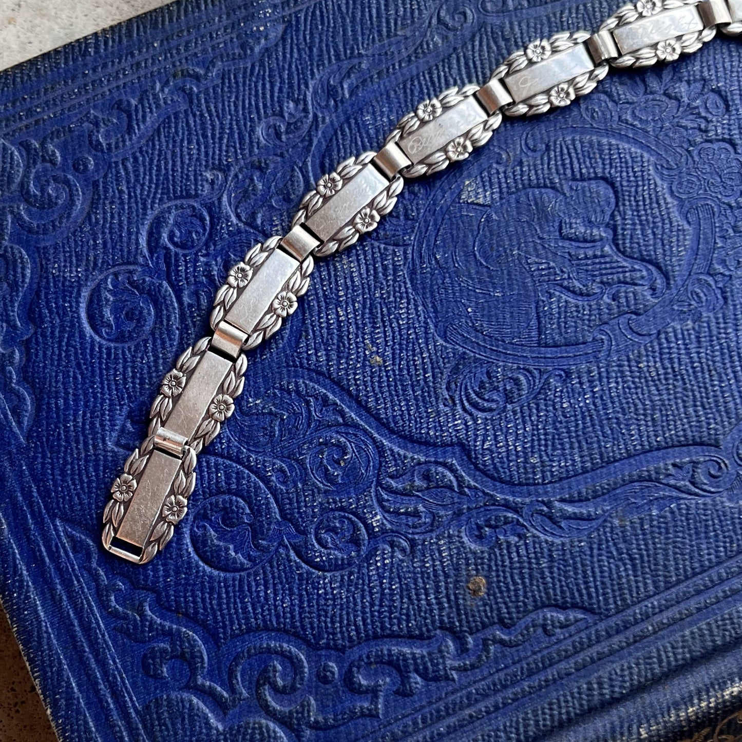 1945 Forget Me Not Sterling Silver Friendship Bracelet