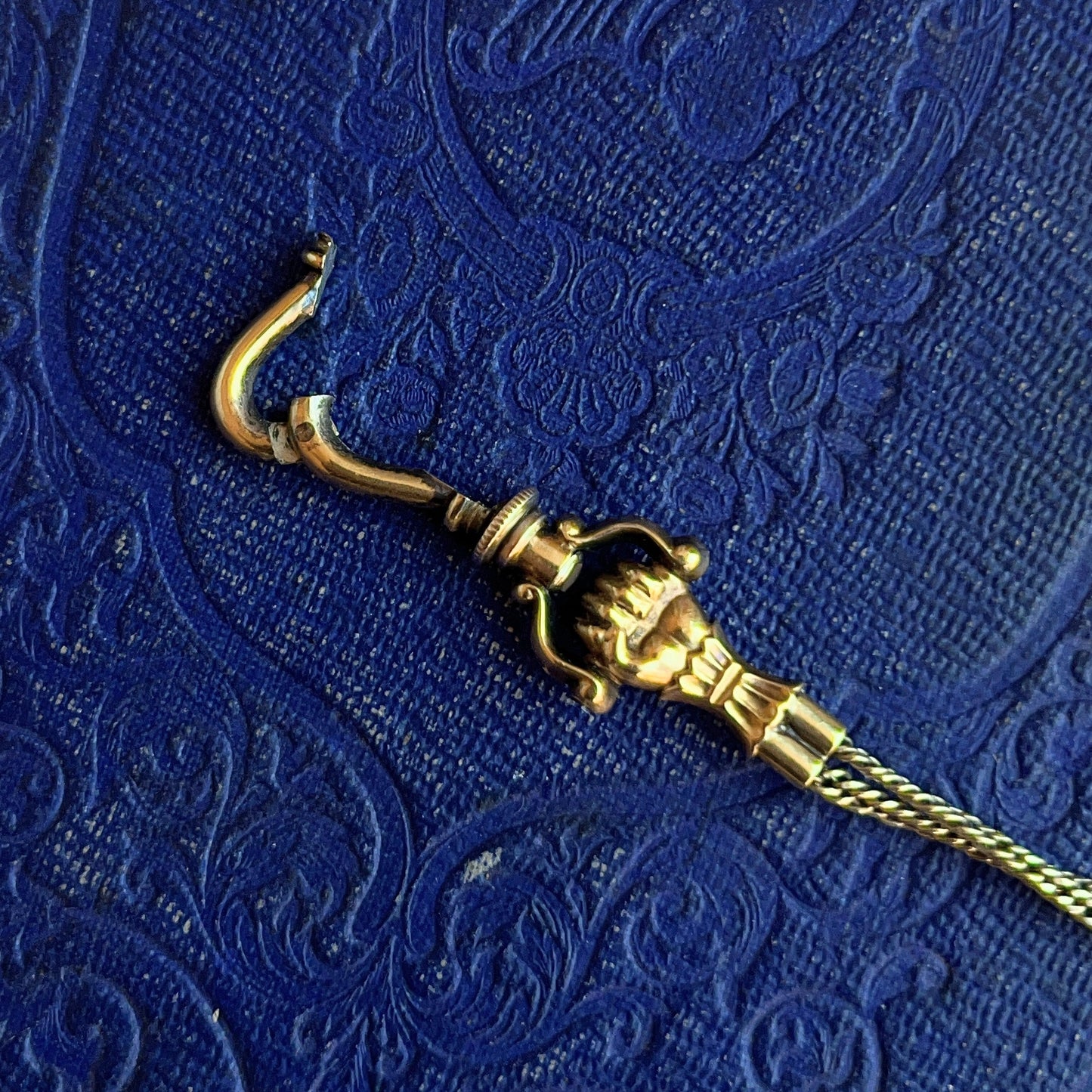 14k Gold Georgian Figural Fist Long Guard Chain