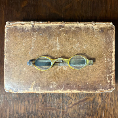 c. 1800 Tortoise Shell Wig Spectacles - Light
