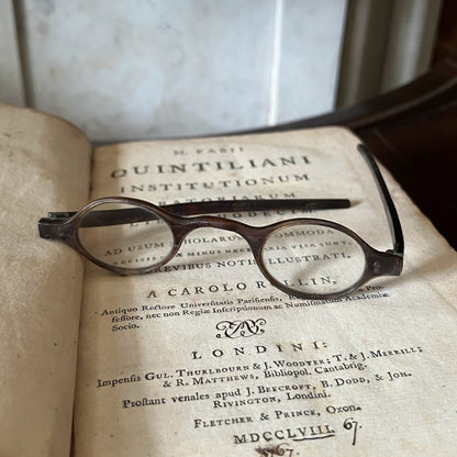 c. 1800 Tortoise Shell Wig Spectacles - Dark