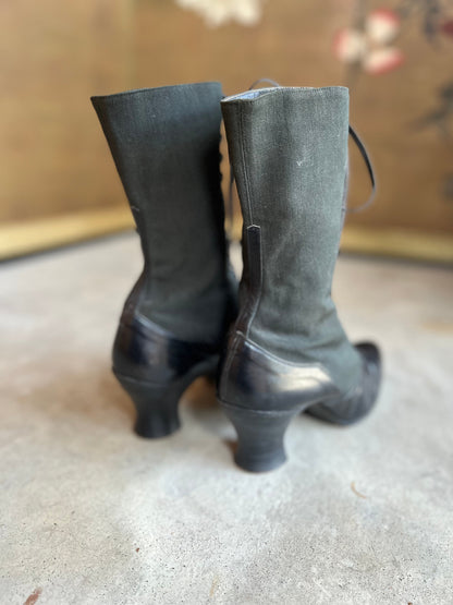 c. Late 1910s-1920s Black Lace Up Boots | Approx Sz 6.5-7