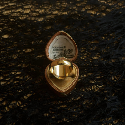 19th c. 18k Gold Earle / Earl Family Crest Signet Ring