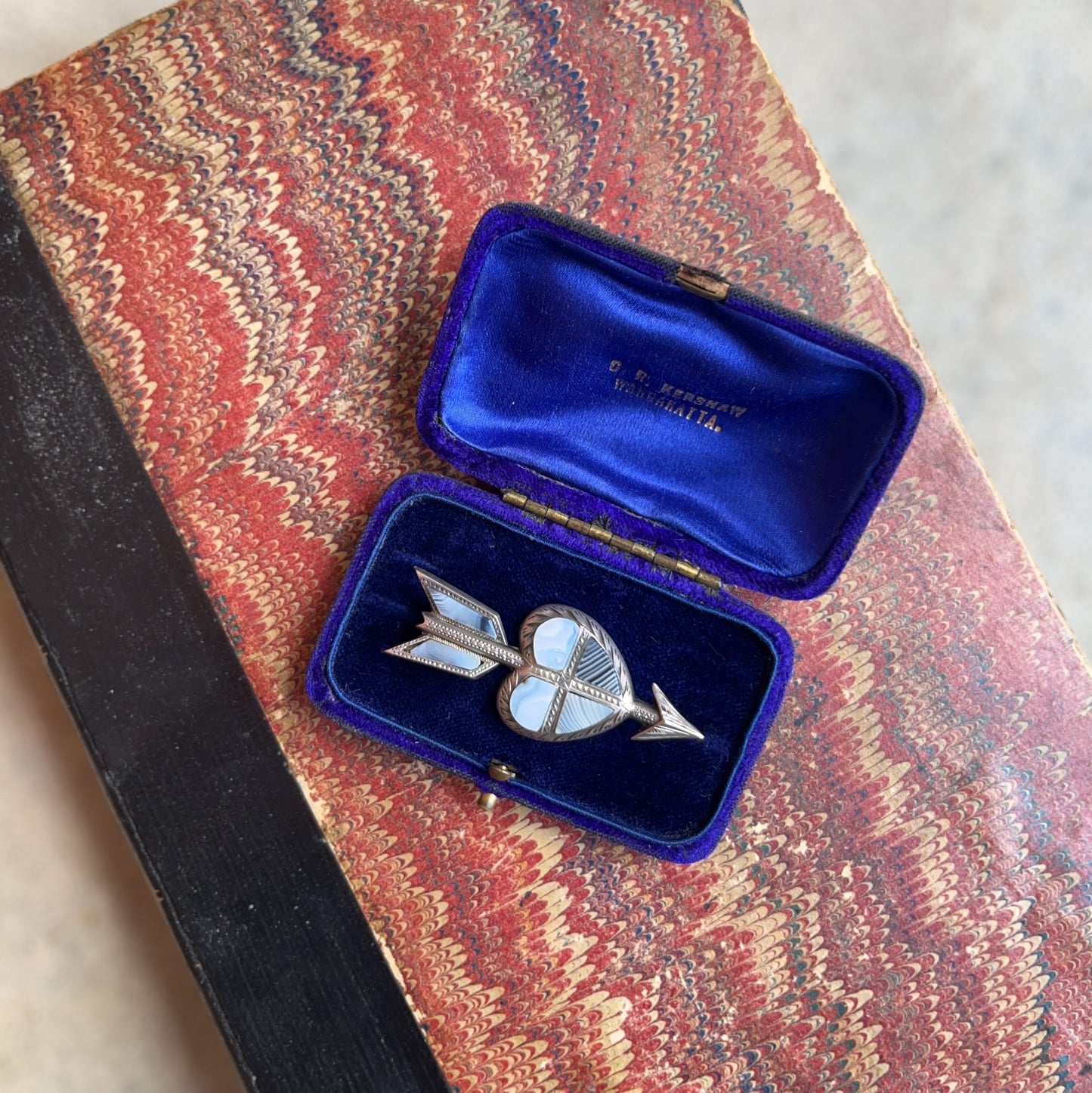19th c. Scottish Agate Sterling Silver Heart Arrow Brooch