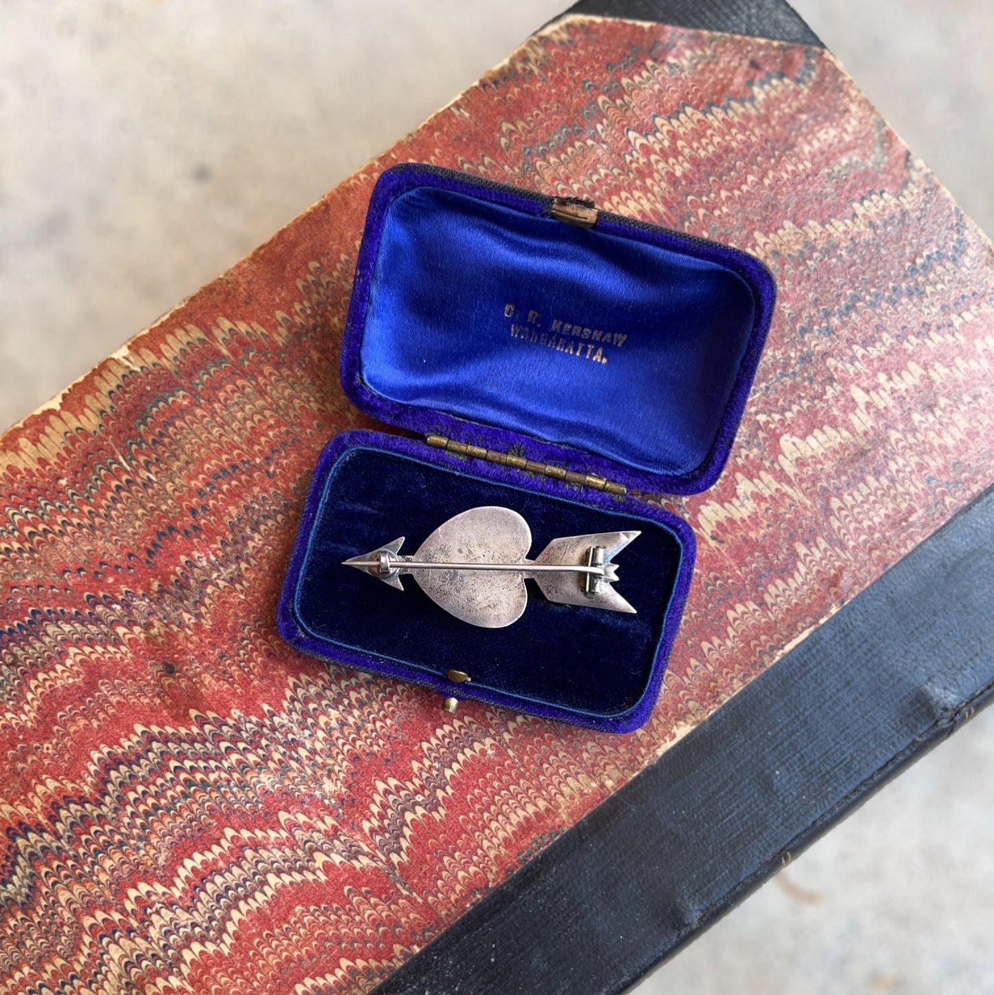 19th c. Scottish Agate Sterling Silver Heart Arrow Brooch