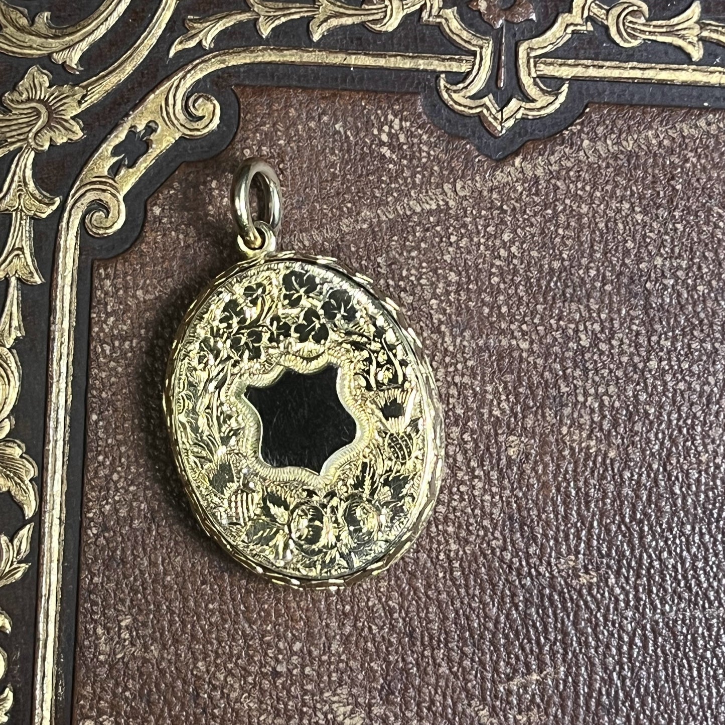 18k Gold 19th c. Floral Locket