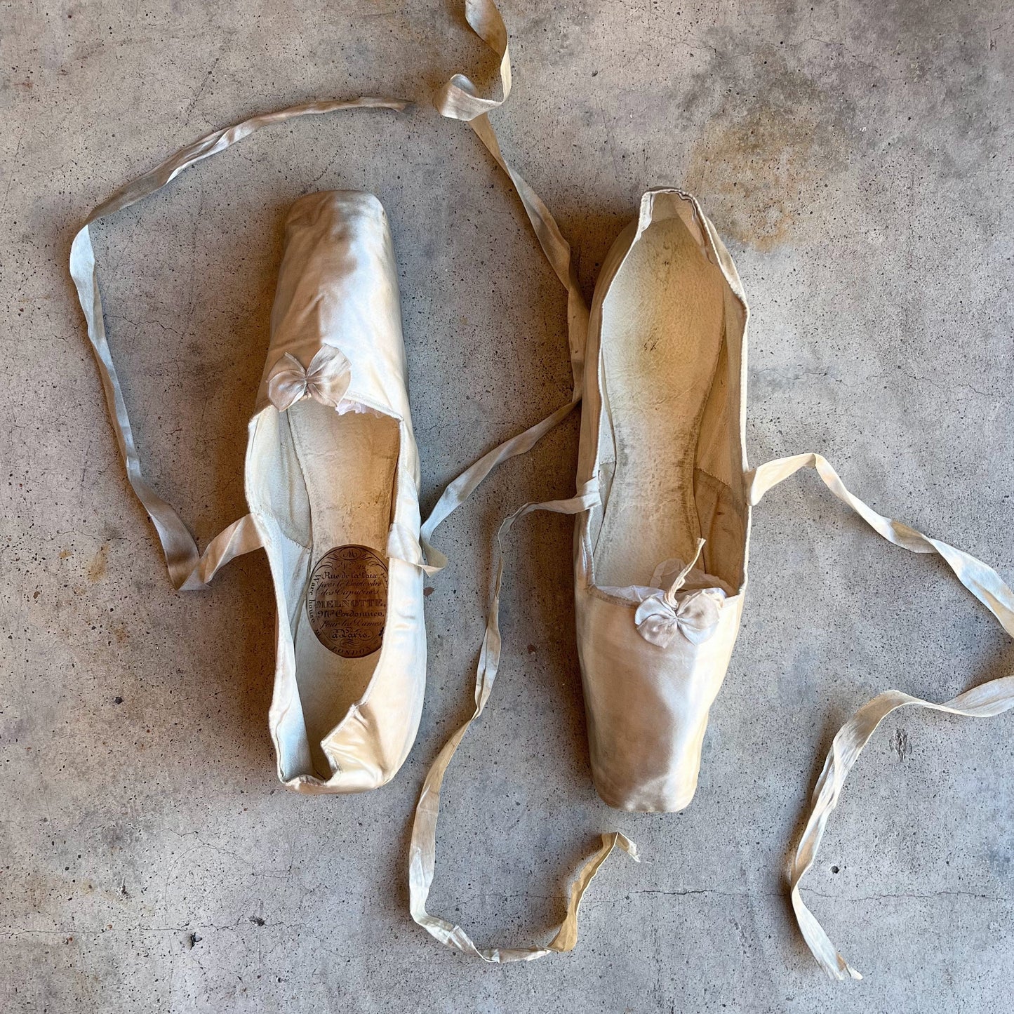 Early-Mid 19th c. Cream Silk Slippers