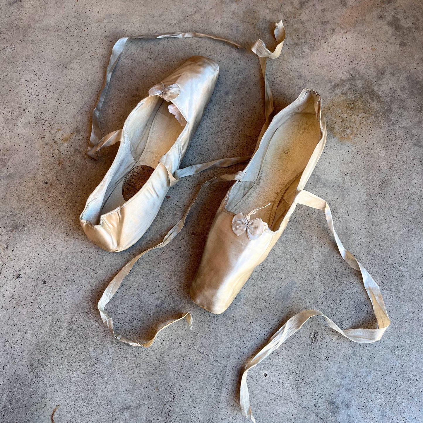 Early-Mid 19th c. Cream Silk Slippers