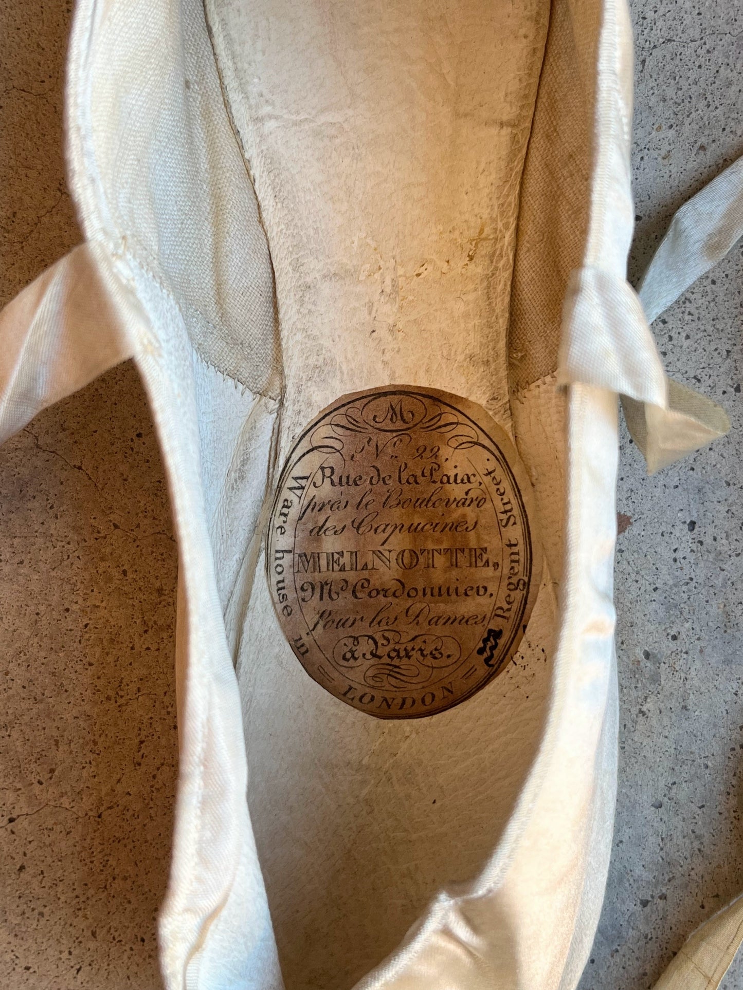 Early-Mid 19th c. Cream Silk Slippers