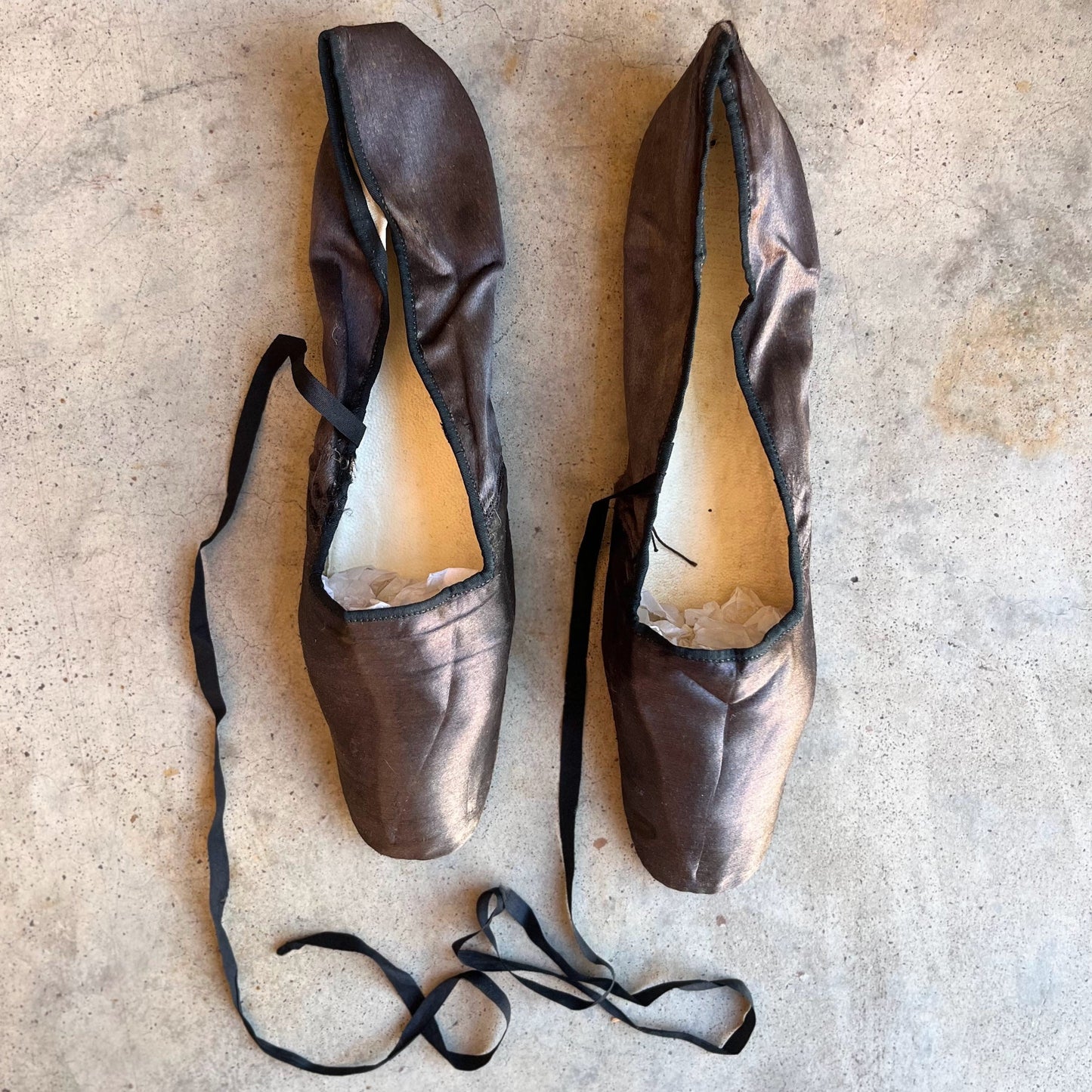 Early 19th c. Grey Silk Slippers