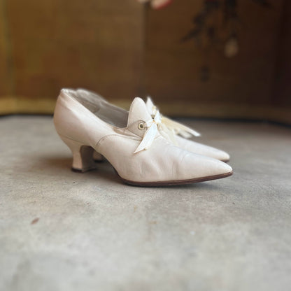 c. 1910s White Pumps | Approx Sz 5