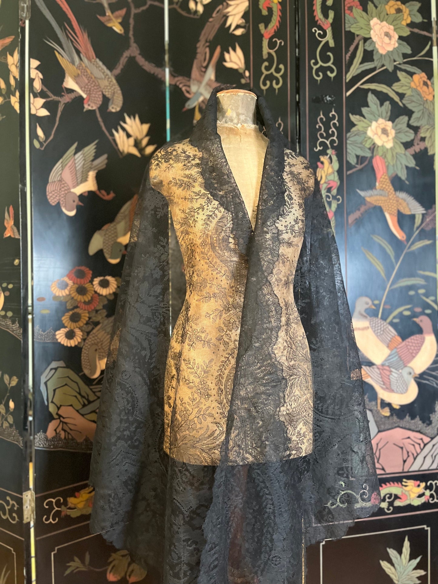 c. 1860s Chantilly Lace Shawl