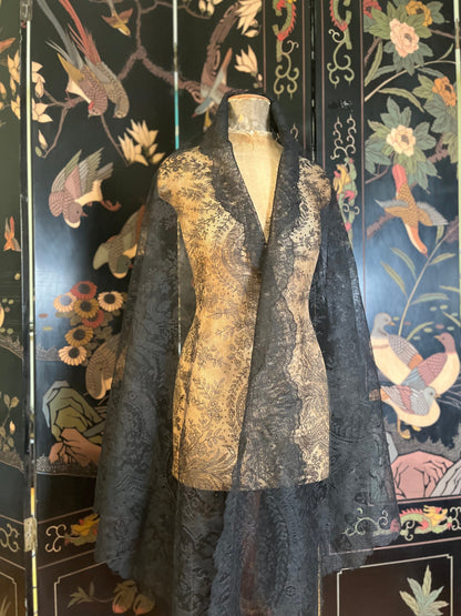 c. 1860s Chantilly Lace Shawl