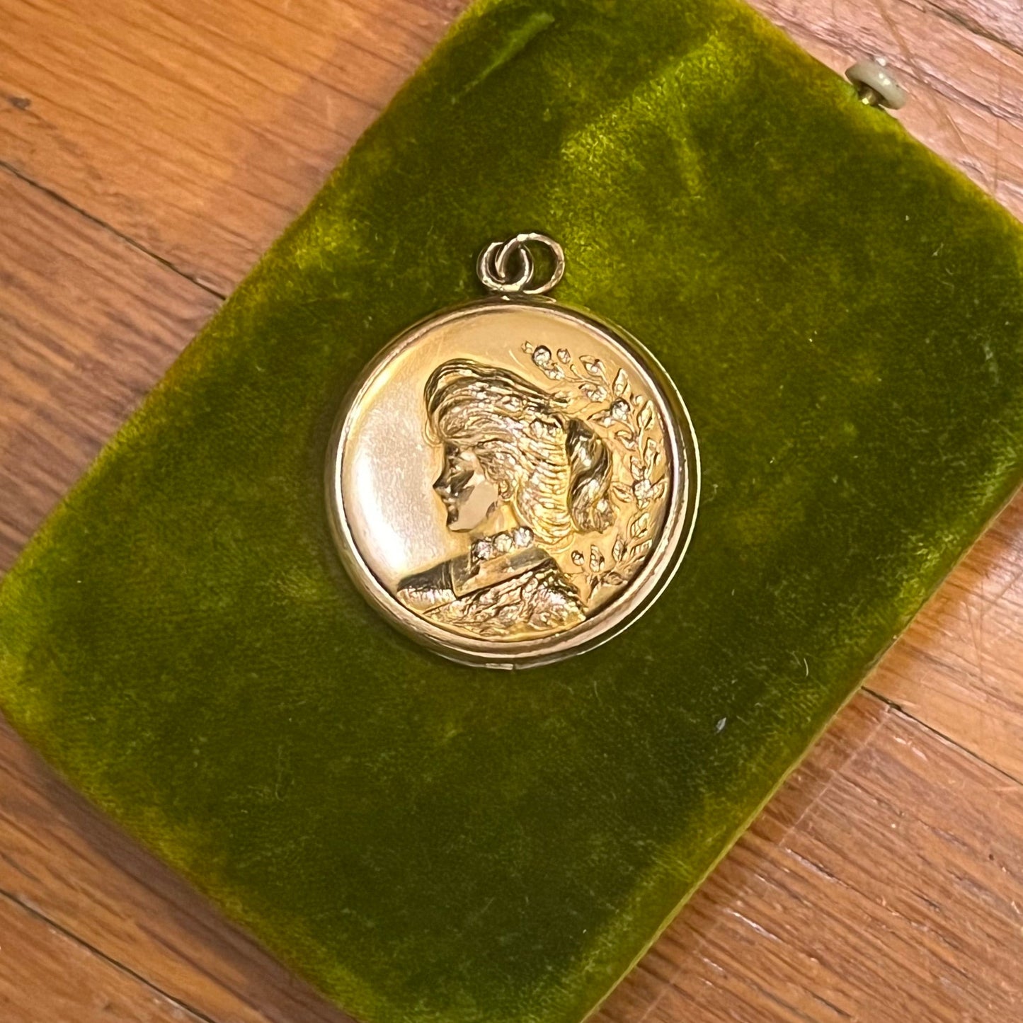c. 1900s-1910s Gold Filled "Gibson Girl" Locket