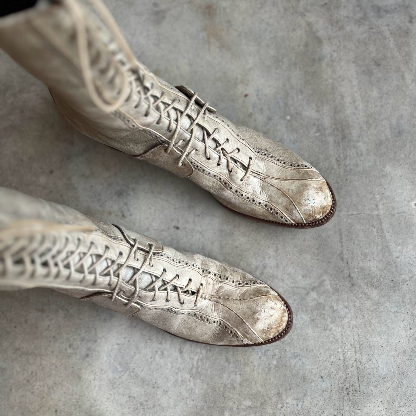 c. 1910s Cream Lace Up Boots | Approx Sz 6