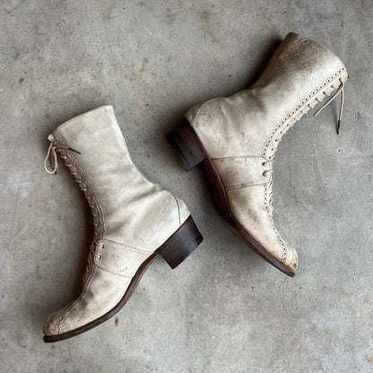 c. 1910s Cream Lace Up Boots | Approx Sz 6