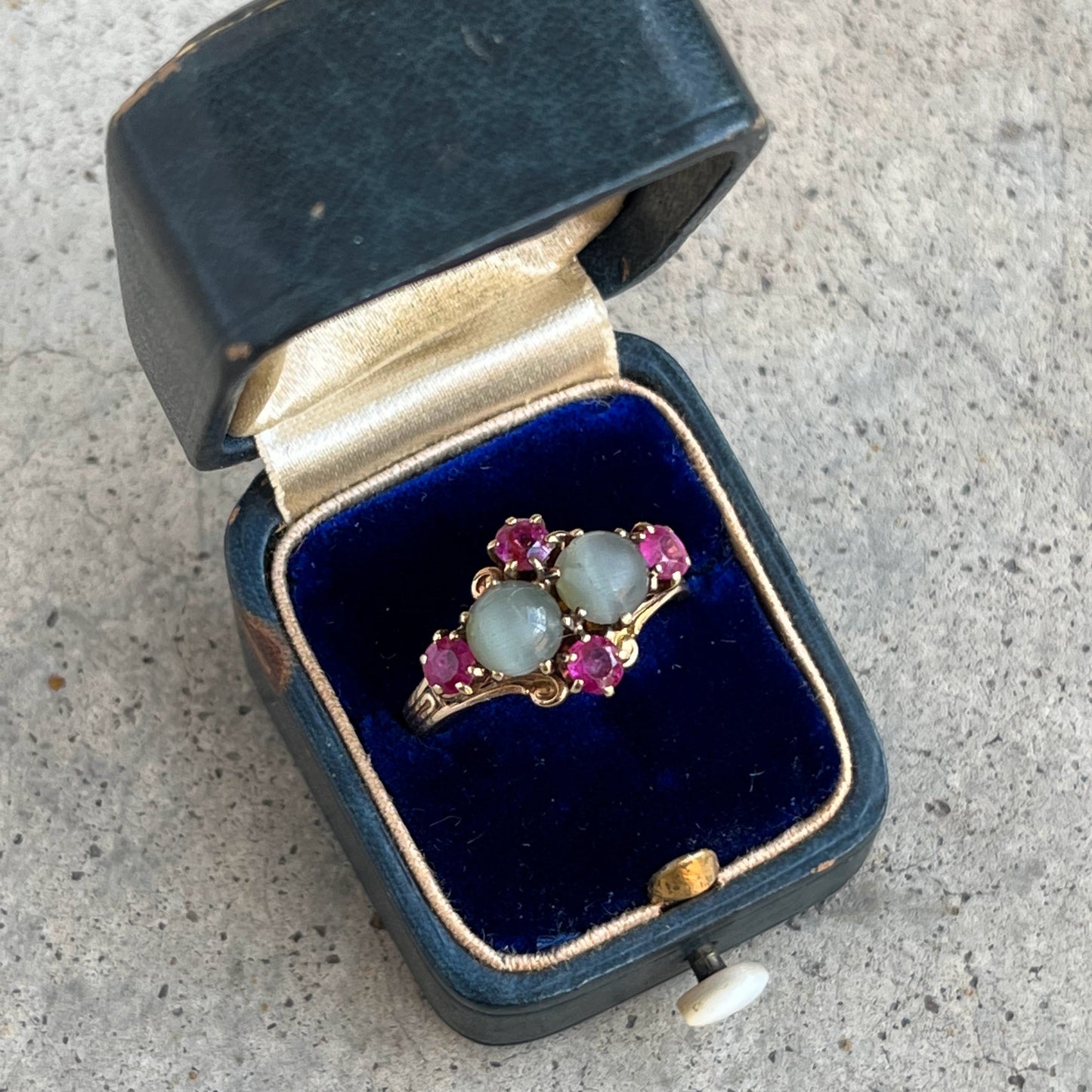 c. 1930s-1940s 14k Gold Cat's Eye Ruby Ring