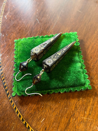 Victorian Piqué Earrings