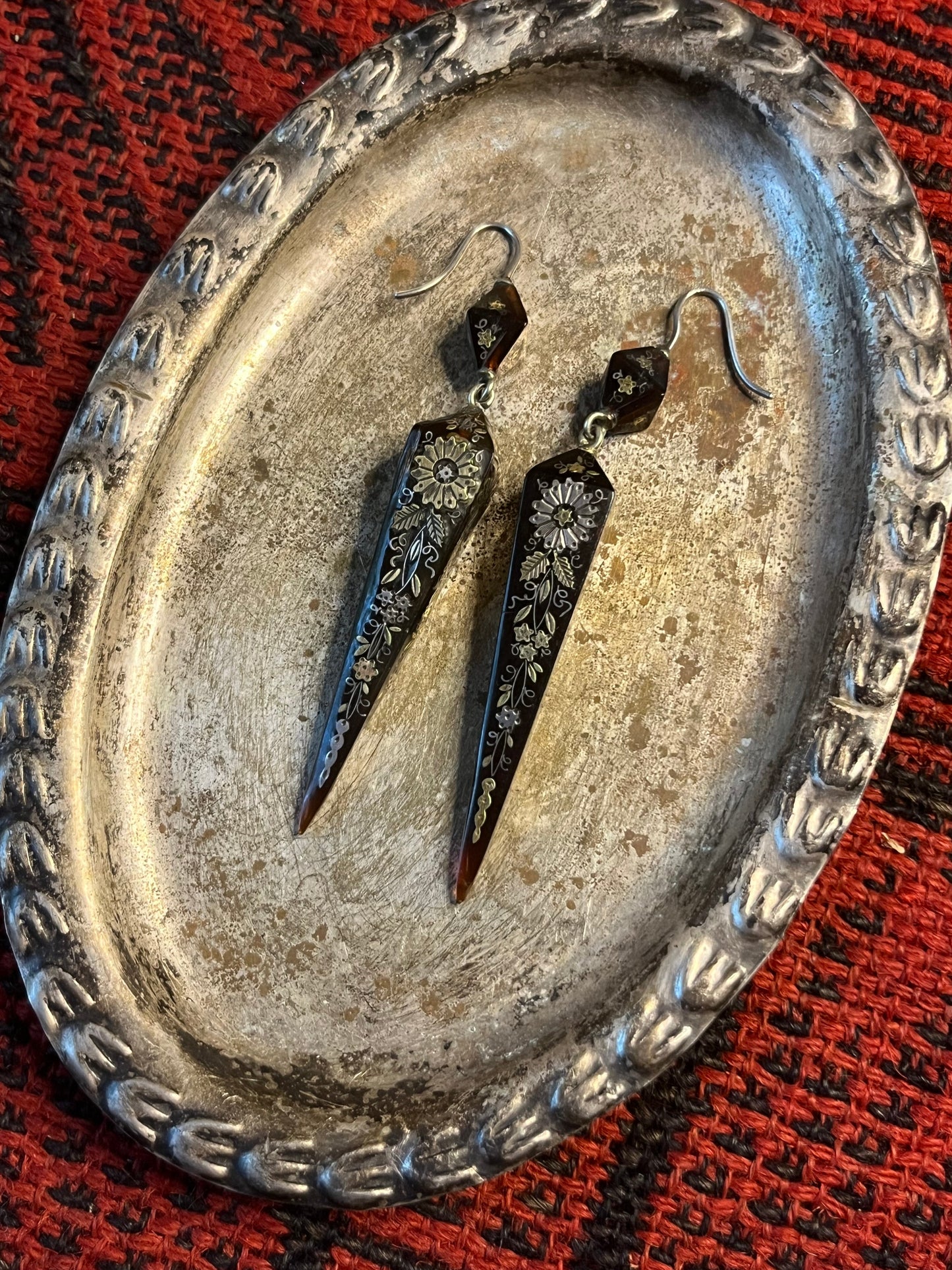 Victorian Piqué Earrings