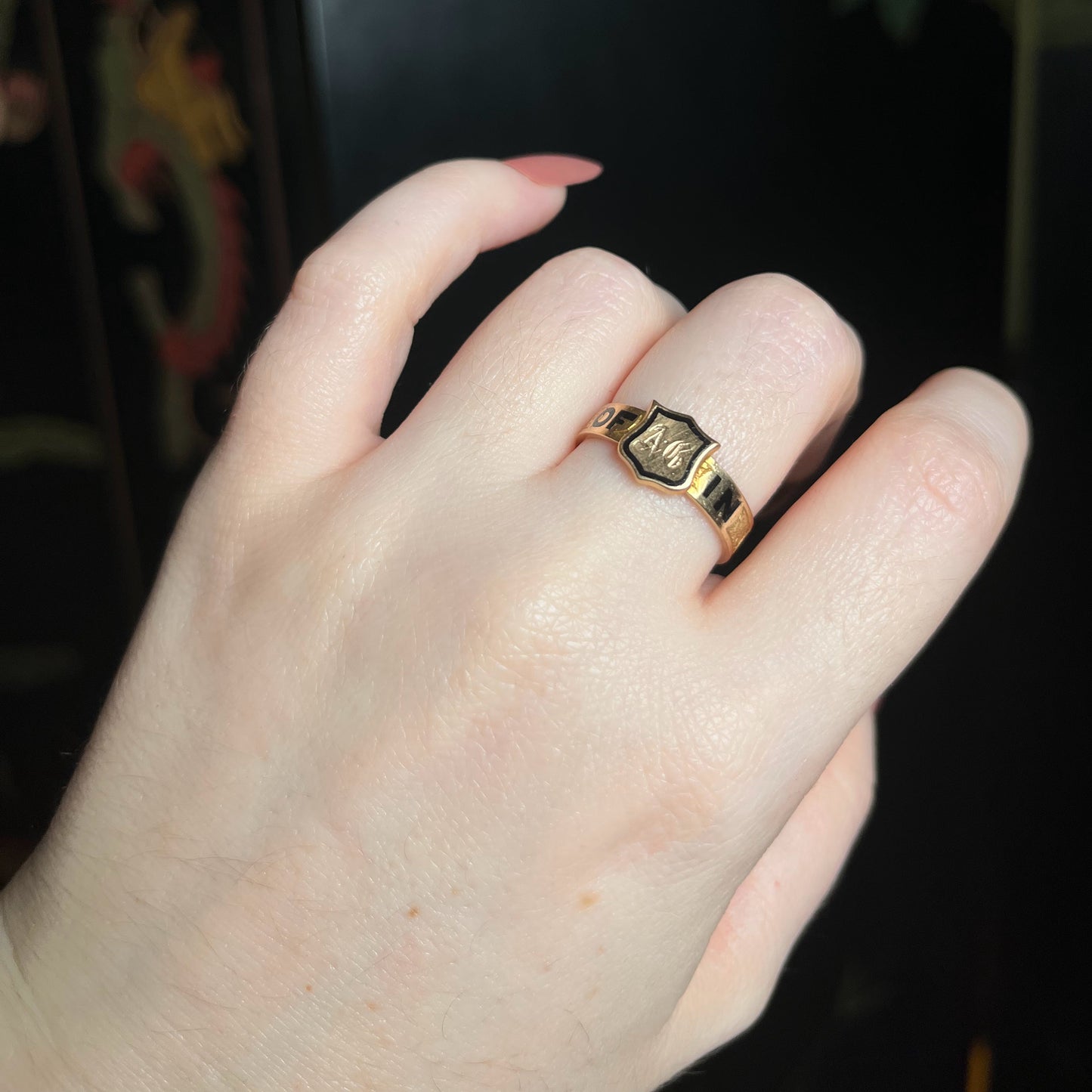 1875 'In Memory Of' 18k Gold Mourning Ring 'AG'