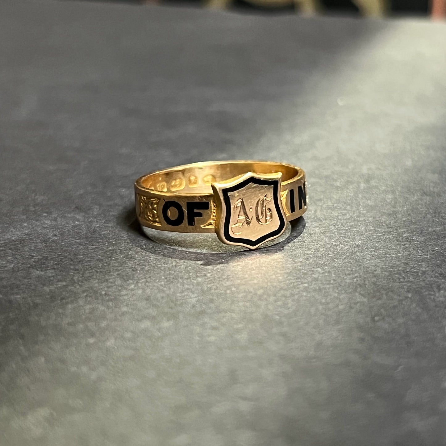 1875 'In Memory Of' 18k Gold Mourning Ring 'AG'