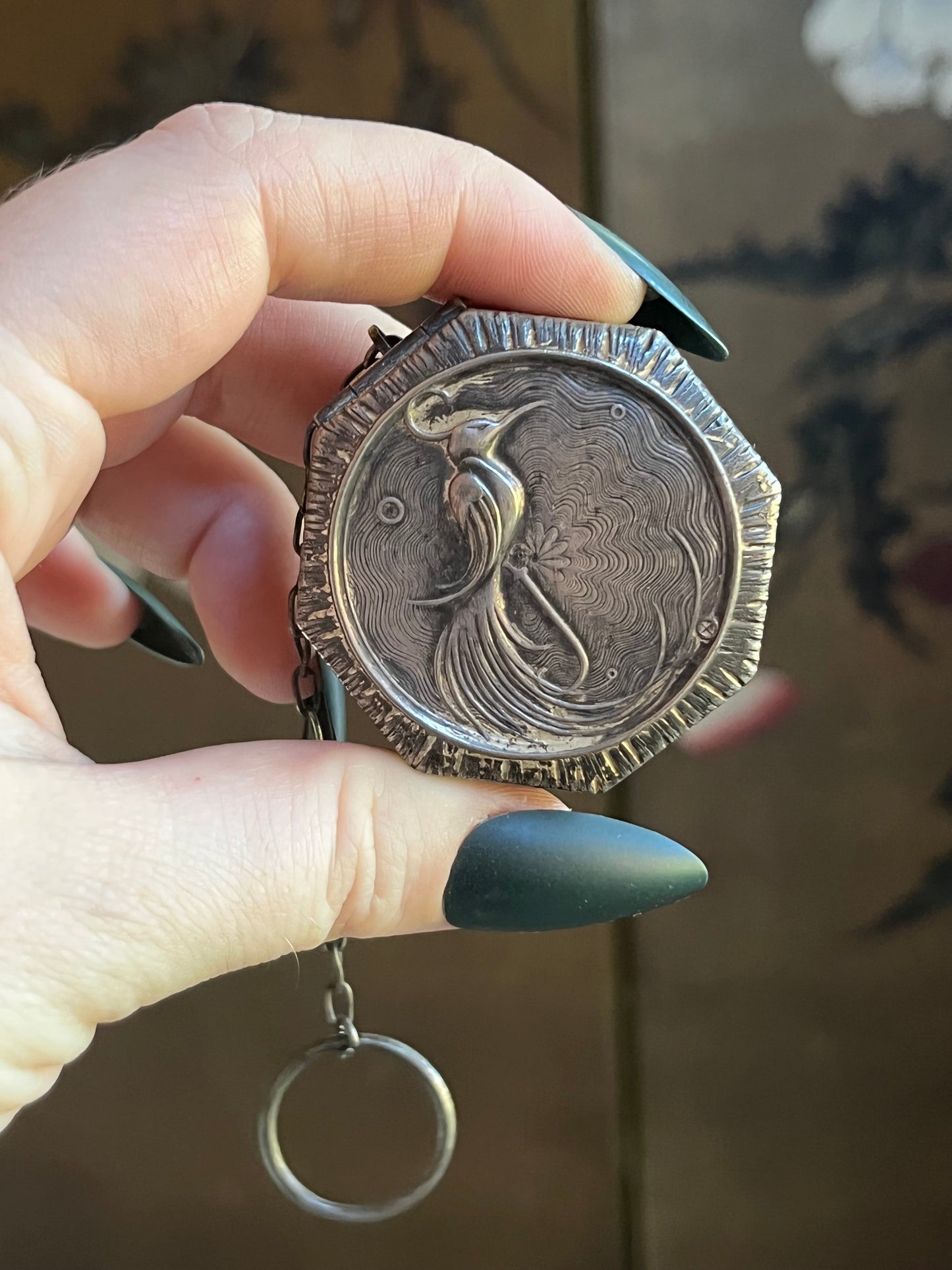c. 1920s-1930s Finger Chain Compact