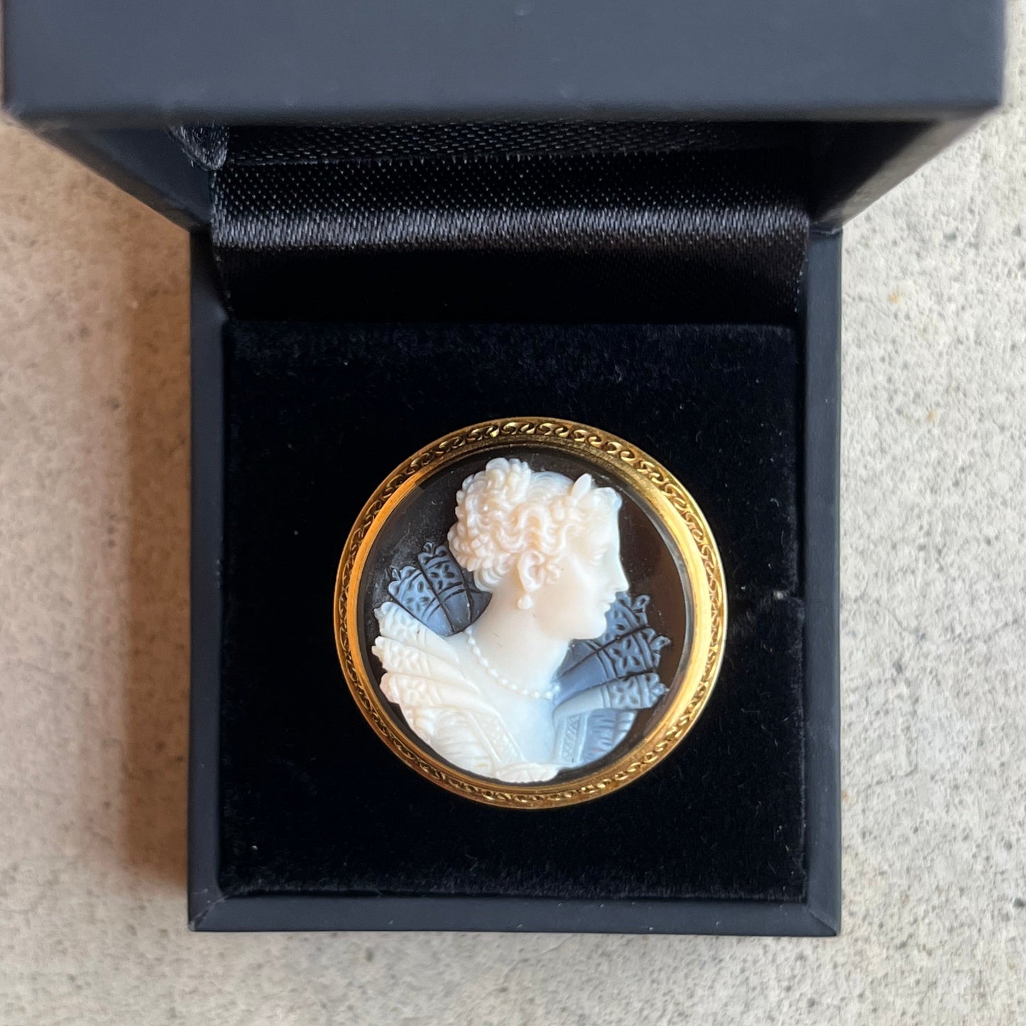 RESERVED | 14k Gold Large Cameo Ring