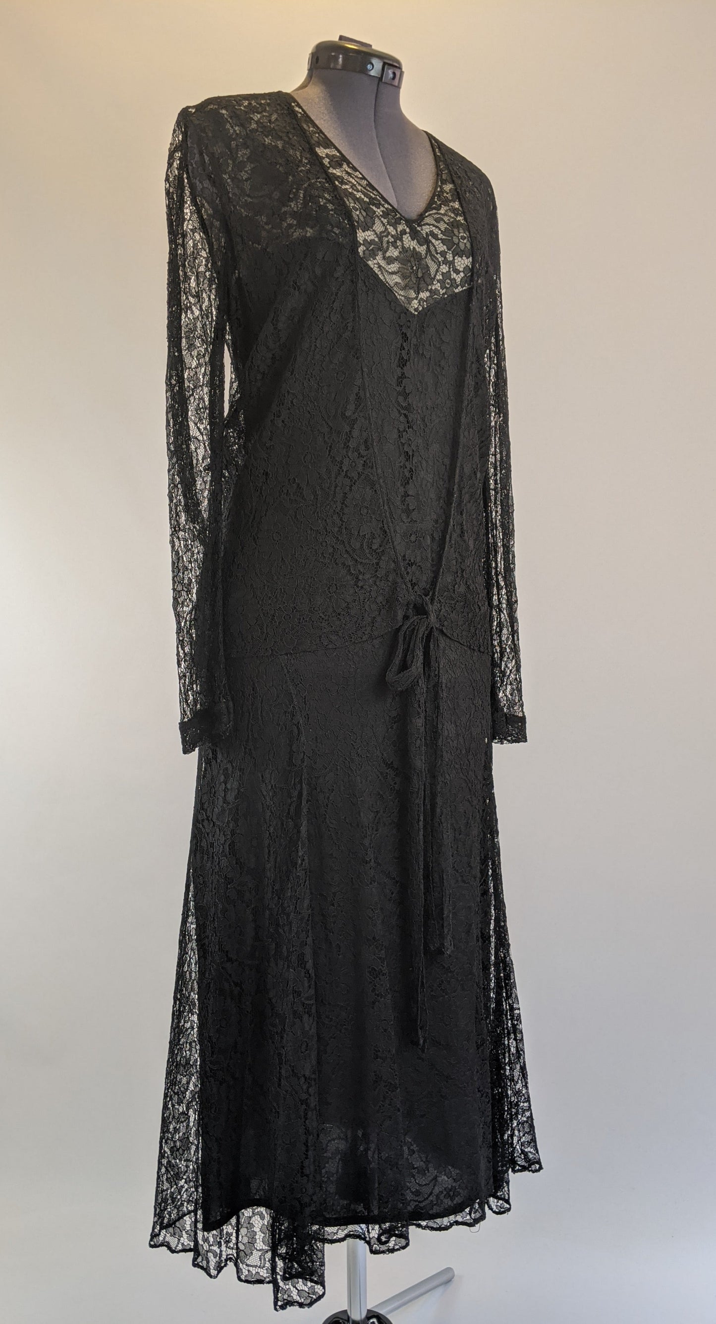 1930s Black Lace Long Sleeve Evening Gown