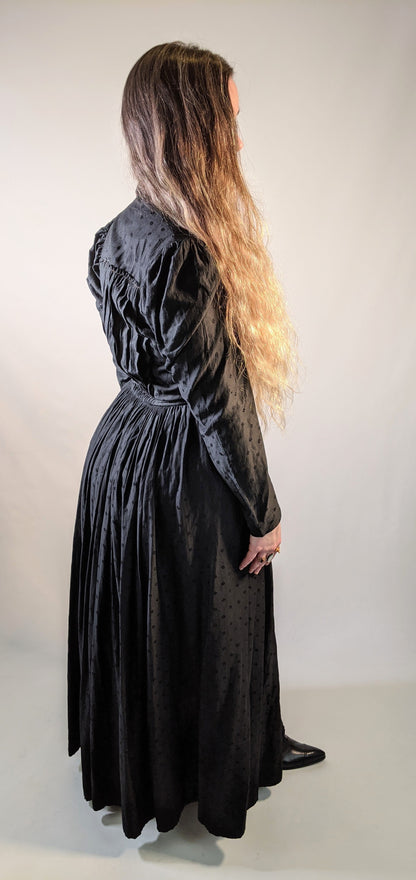 1890s Wrapper Dress
