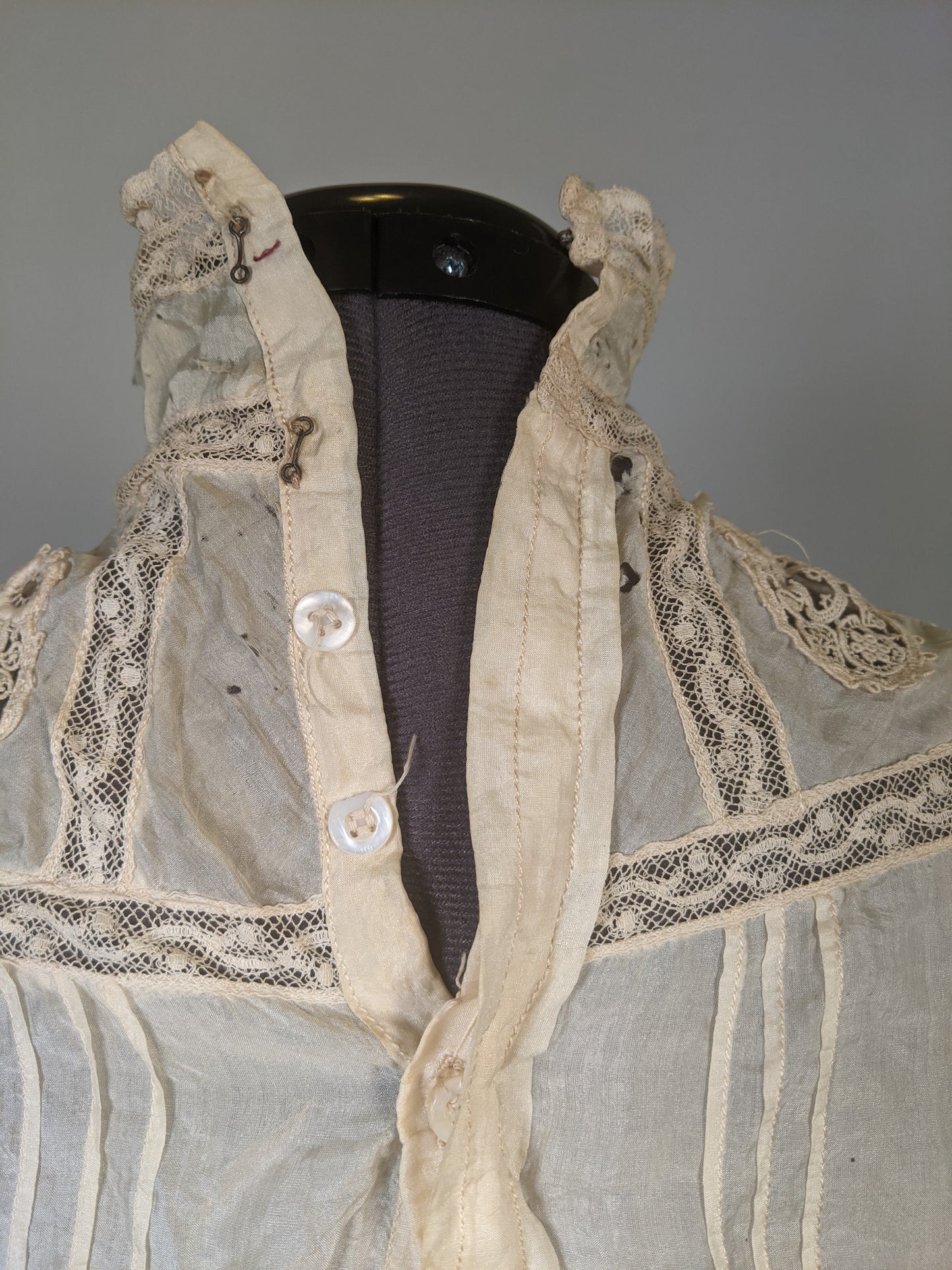 1900s Lace Blouse For Study / Display