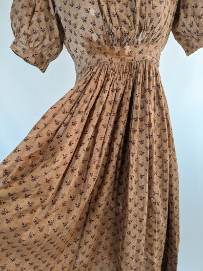 1830s Young Lady's Dress | Study or Display