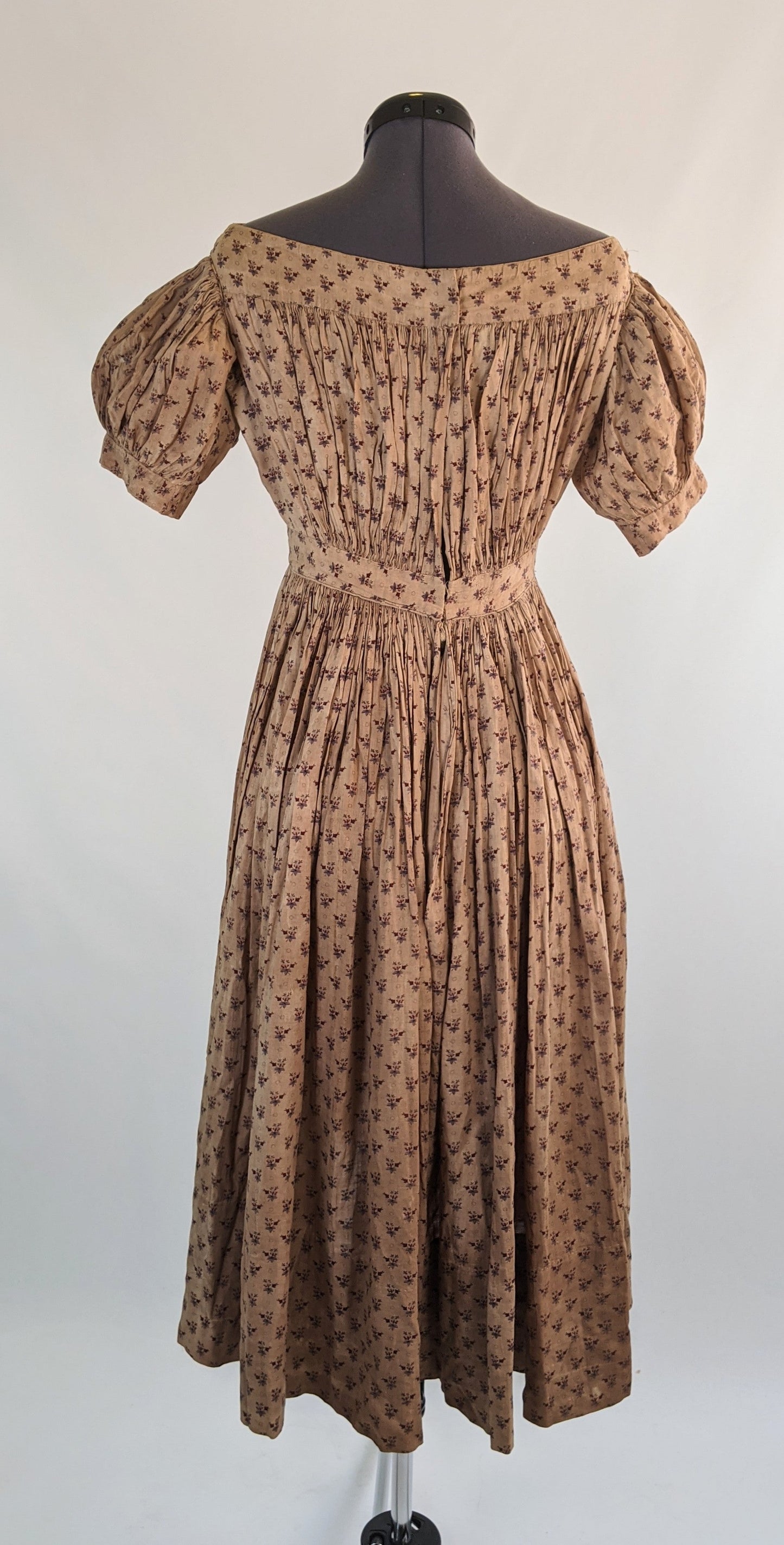 1830s Young Lady's Dress | Study or Display