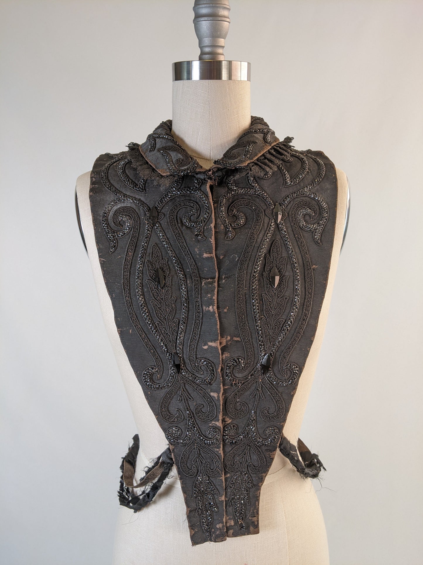1880s Beaded Collar
