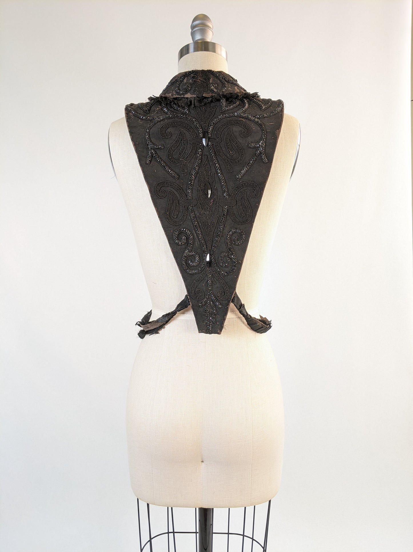 1880s Beaded Collar