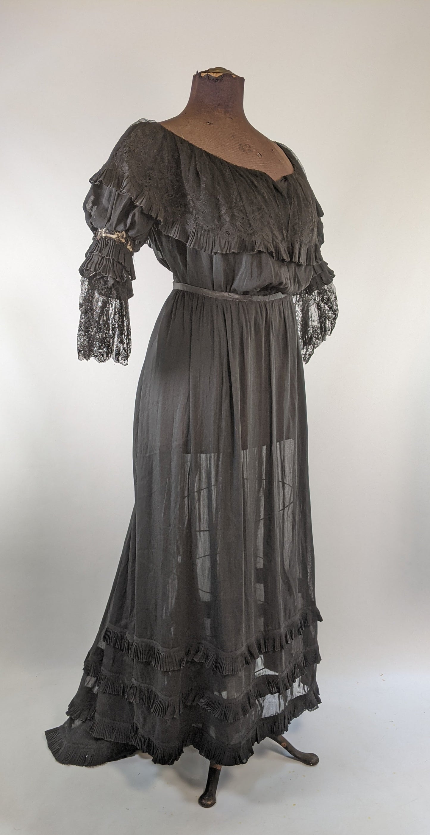 1900s Evening Gown