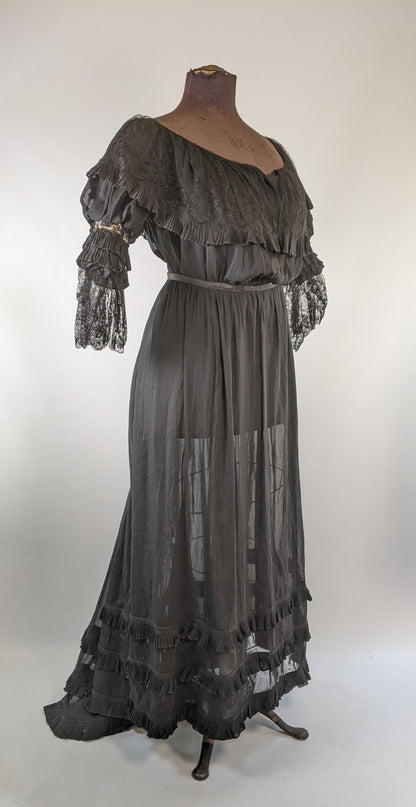1900s Evening Gown